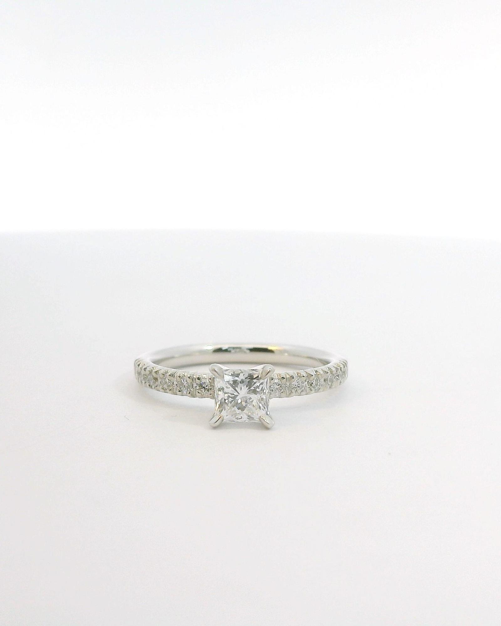 Каблучка, Вага 2,3 грами