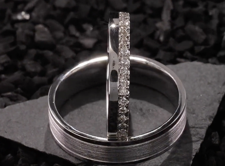 sytchasna-klassyka-obrutshka-v-bilomy-zoloti-12