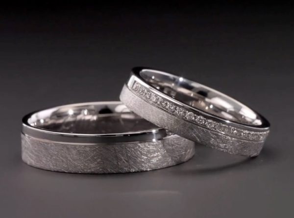 sytchasna-klassyka-obrutshka-v-bilomy-zoloti-5