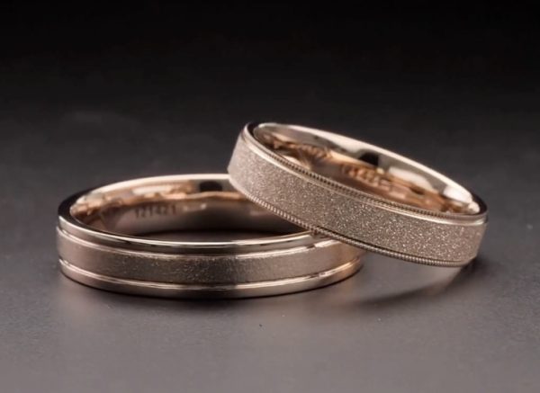 sytchasna-klassyka-obrutshka-v-chervonomy-zoloti-4